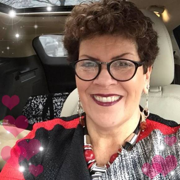 Meet your Posher, Cindy - Picture 1 of 1